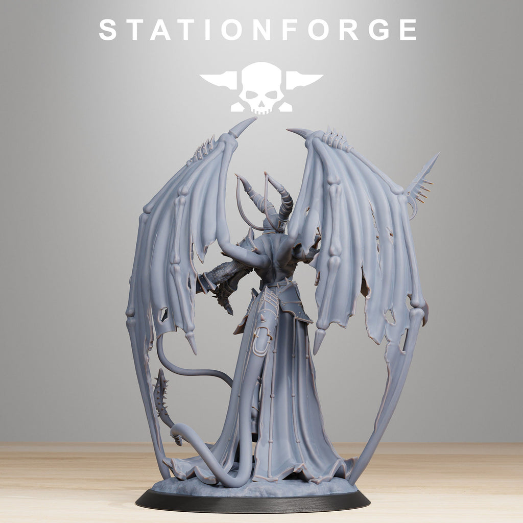 Demon Queen from StationForge/Wargame Miniature+ Gratis Base