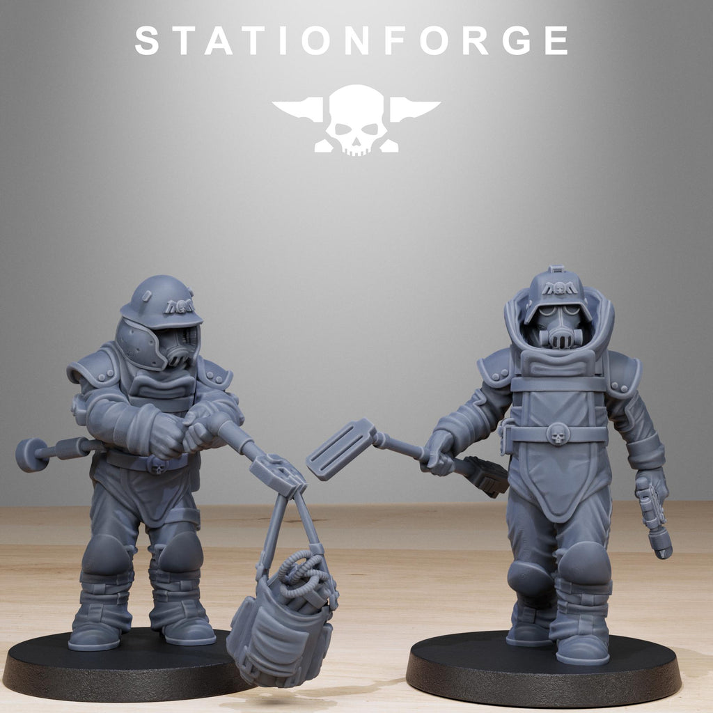 GrimGuard Bomb Squad from StationForge/10 Miniatures +Gratis Bases