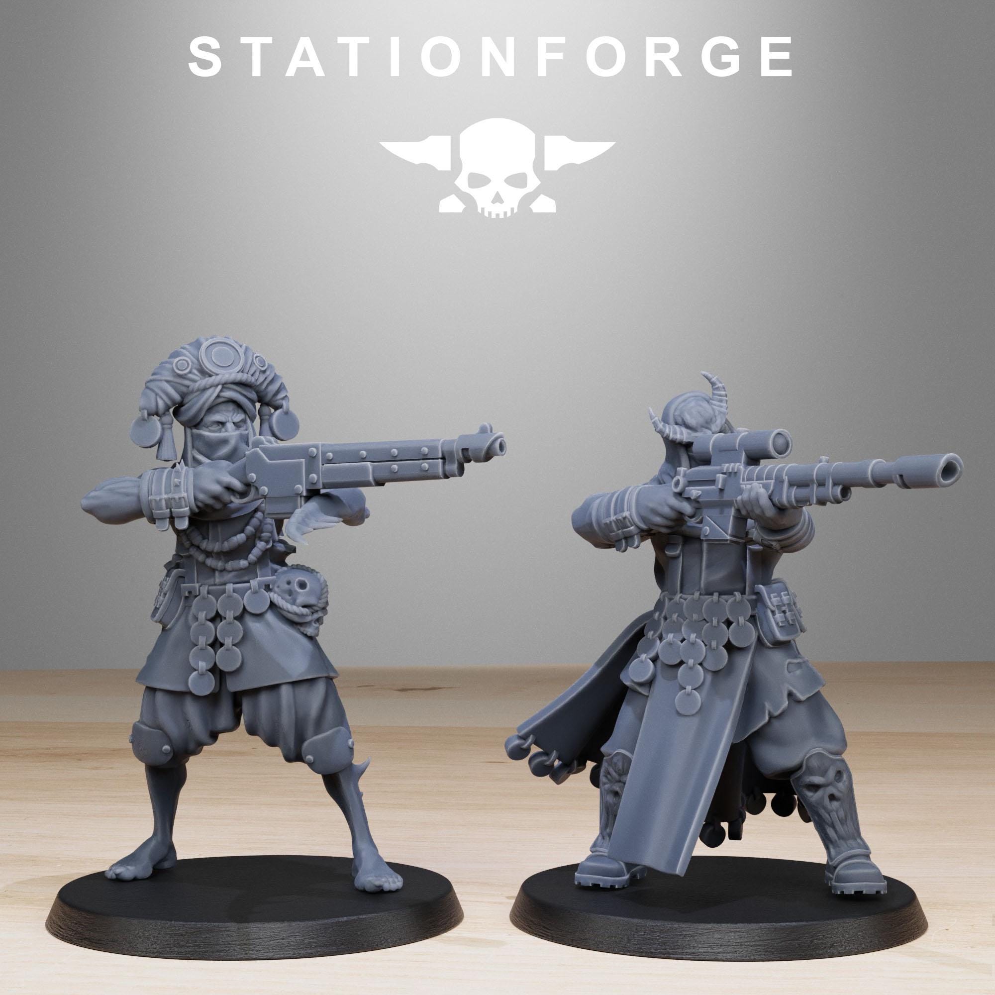 Corrupted Guard Lechers from StationForge/12 Tabletop, Wargame Miniatures +Gratis Bases