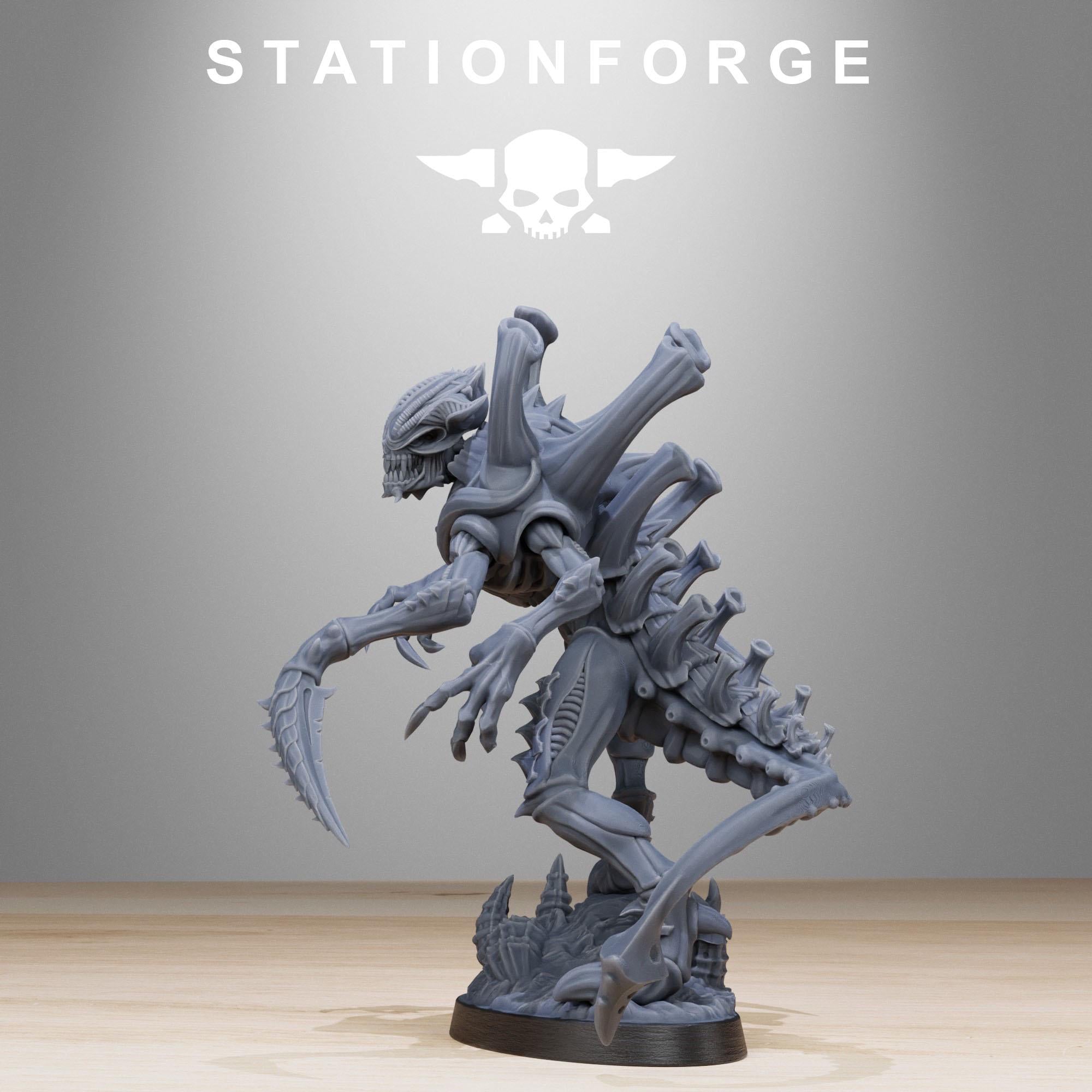 Xenarid Void Stalker from StationForge/Wargame Miniature+ Gratis Base