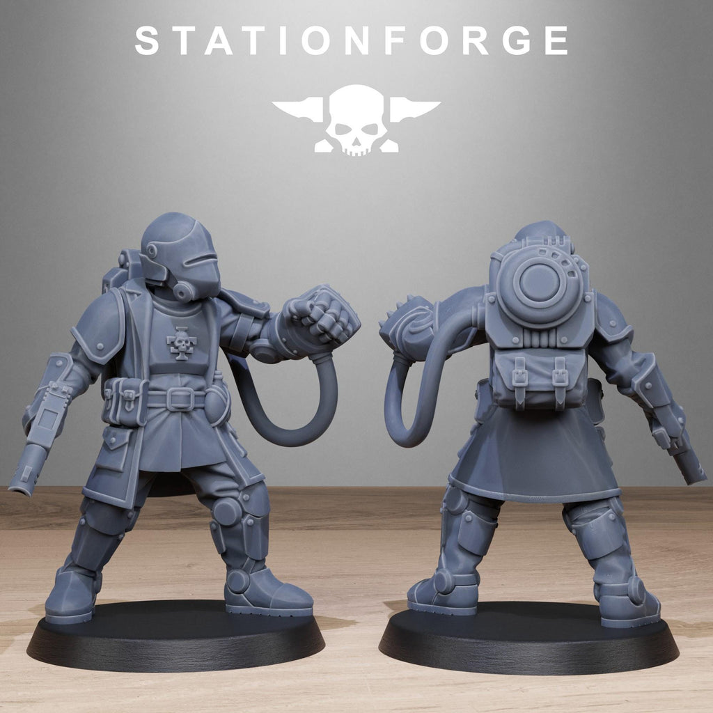 RoyalGuard Enforces from StationForge/10 Miniatures +Gratis Bases