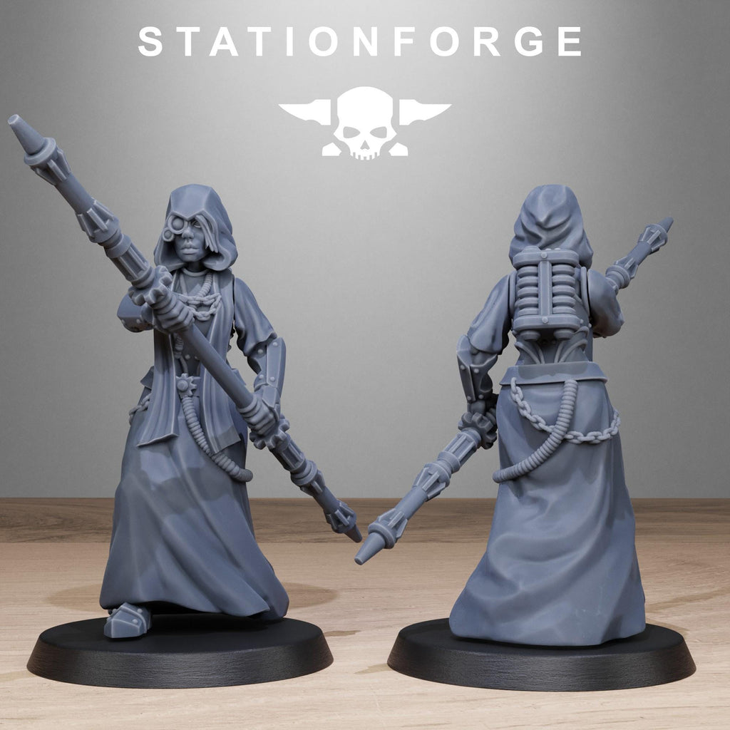 Scavenger Sister Priests from StationForge/10 Wargame Miniatures +Gratis Bases