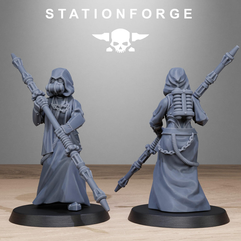 Scavenger Sister Priests from StationForge/10 Wargame Miniatures +Gratis Bases