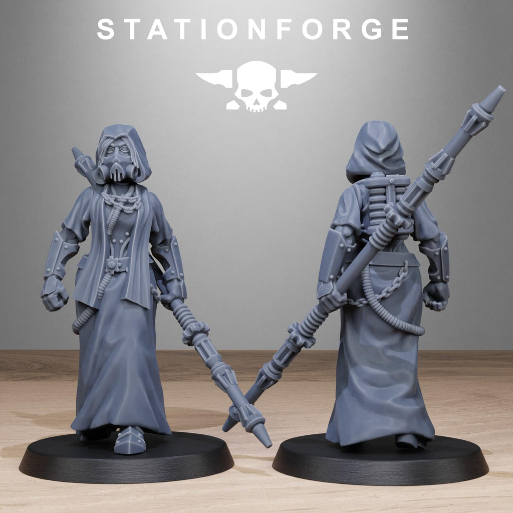 Scavenger Sister Priests from StationForge/10 Wargame Miniatures +Gratis Bases
