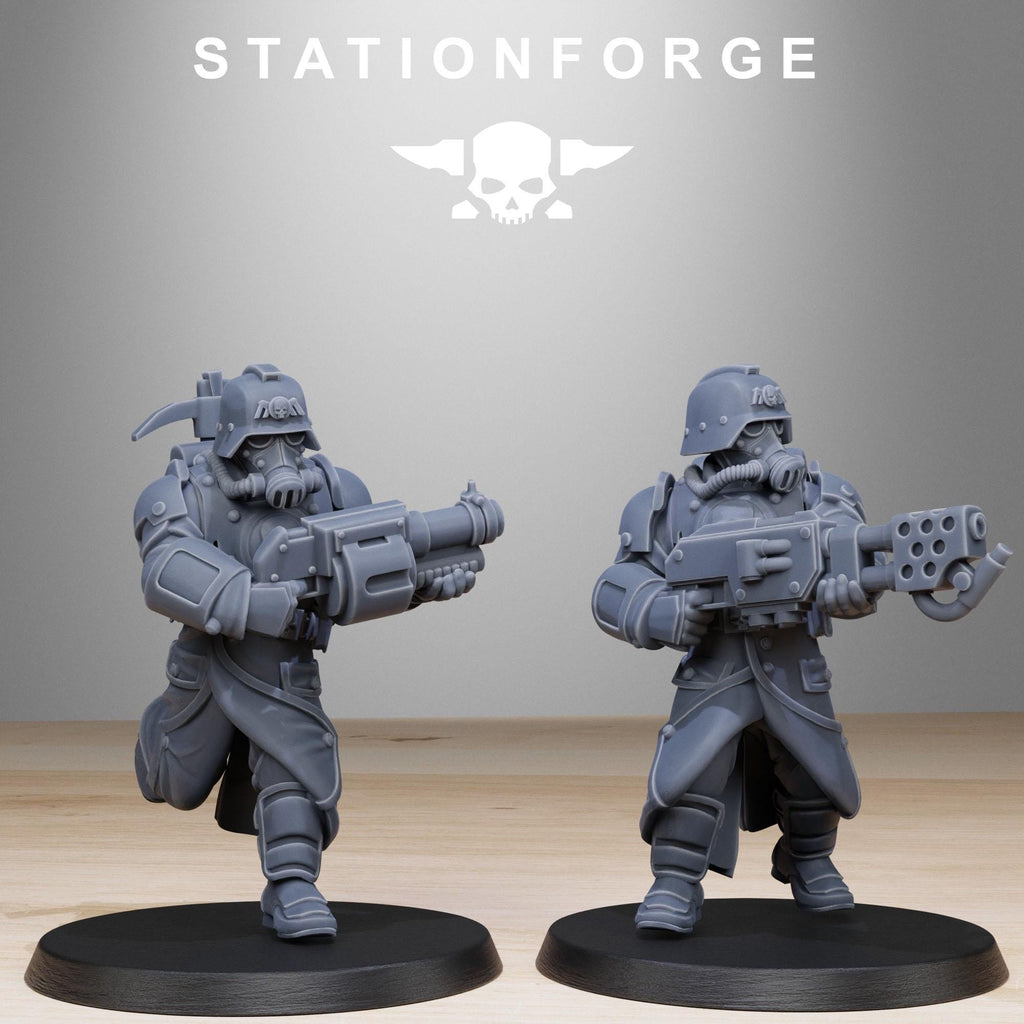 GrimGuard Bombardiers from StationForge/11 Miniatures +Gratis Bases