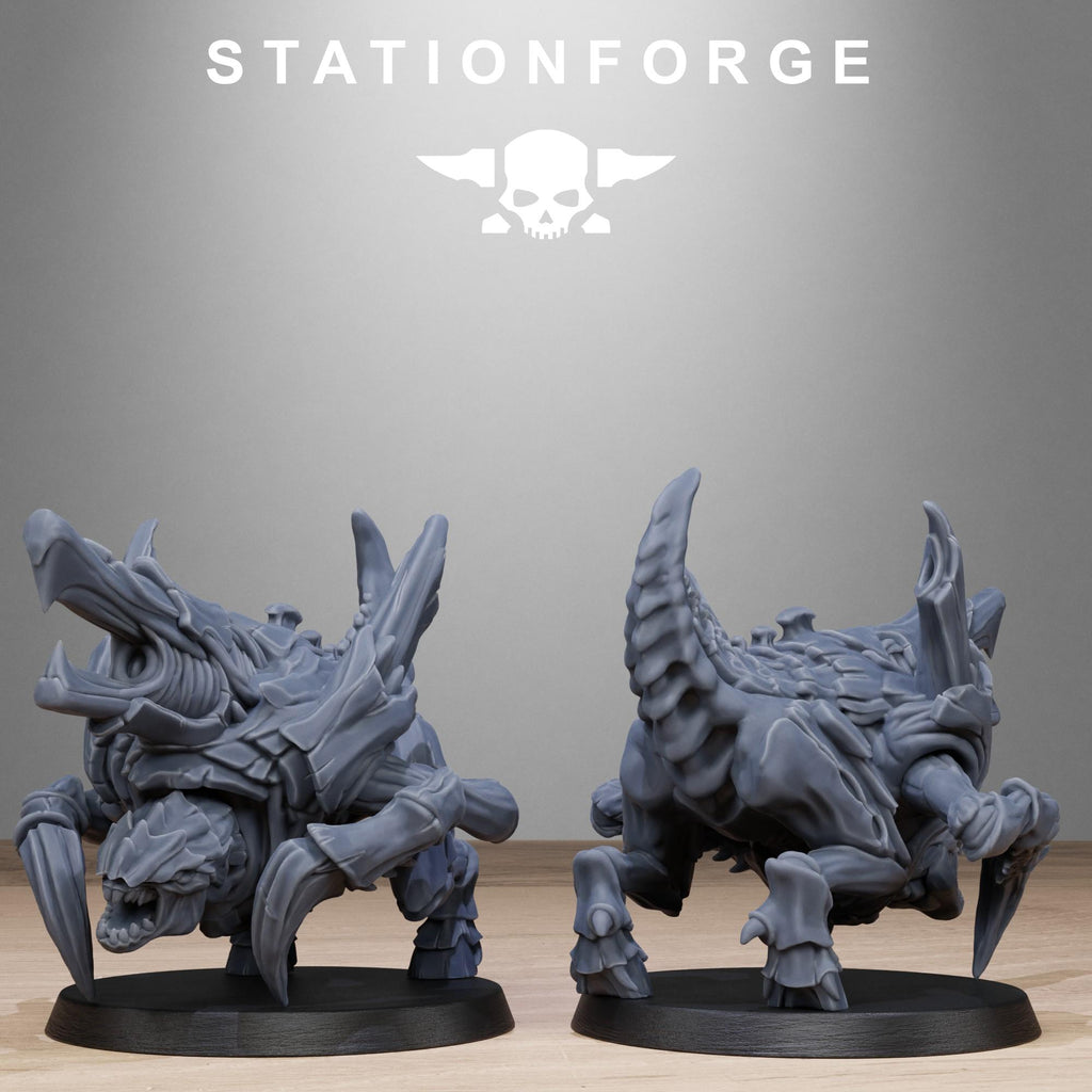Xenarid Karnyxes from StationForge/10 Miniatures +Gratis Bases