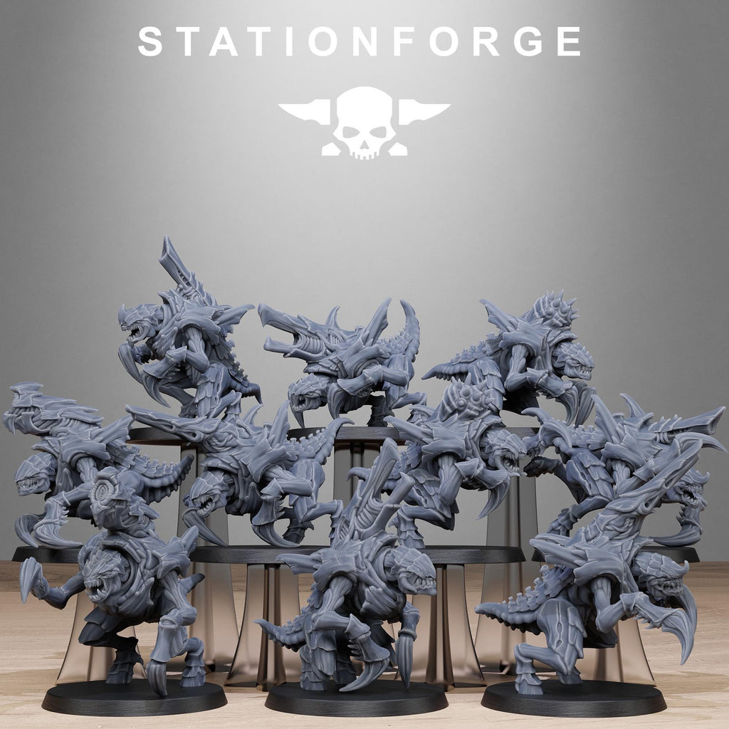 Xenarid Karnyxes from StationForge/10 Miniatures +Gratis Bases