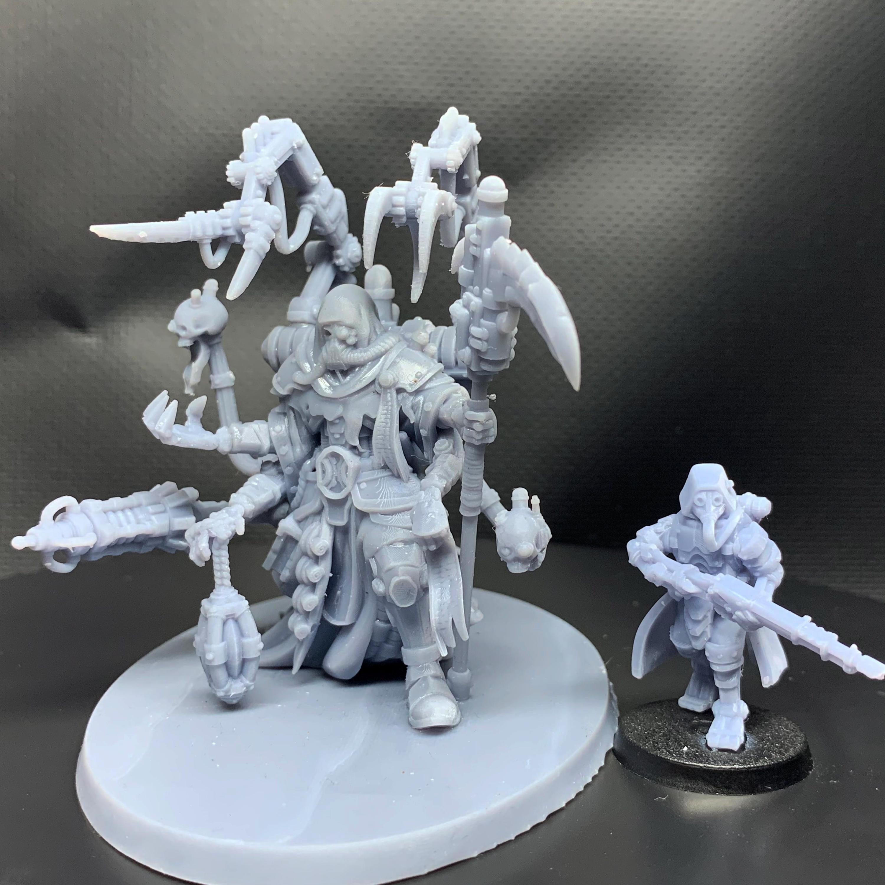 Scavenger Seeker from StationForge/ Miniature +Gratis Base